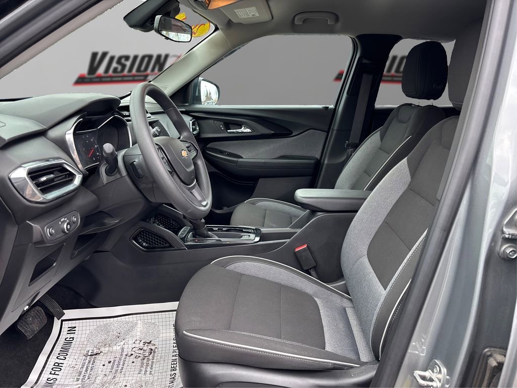 Used 2023 Chevrolet TrailBlazer LT FWD image 9