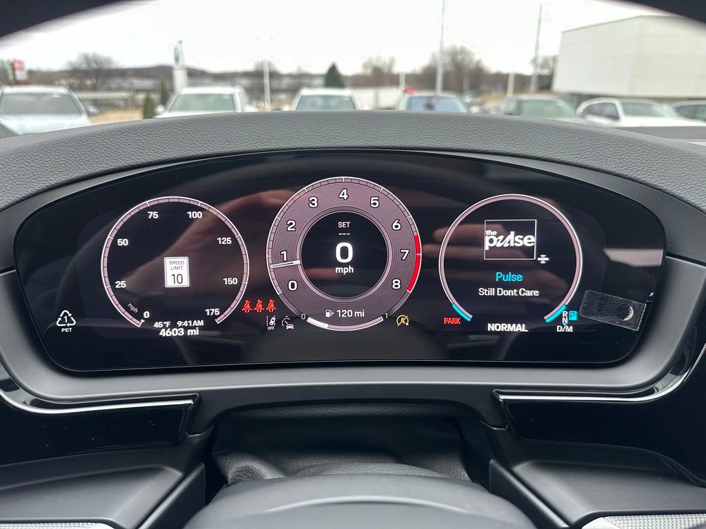 Used 2025 Porsche Cayenne Coupe image 29