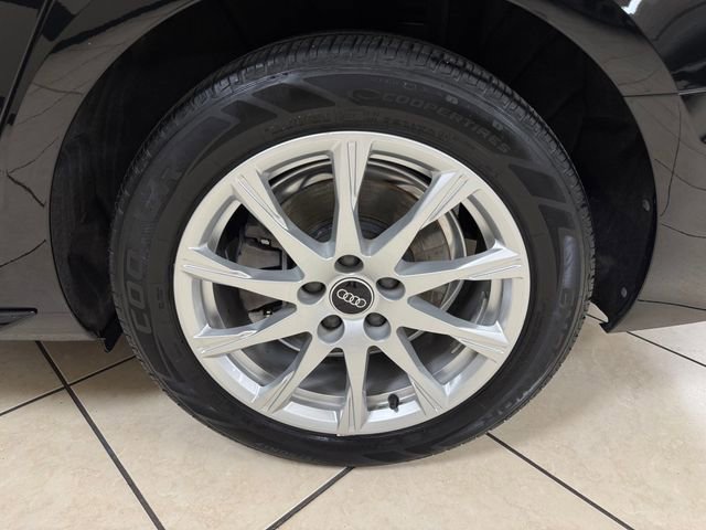 Used 2022 Audi A4 2.0T Premium w/ Convenience Package image 23