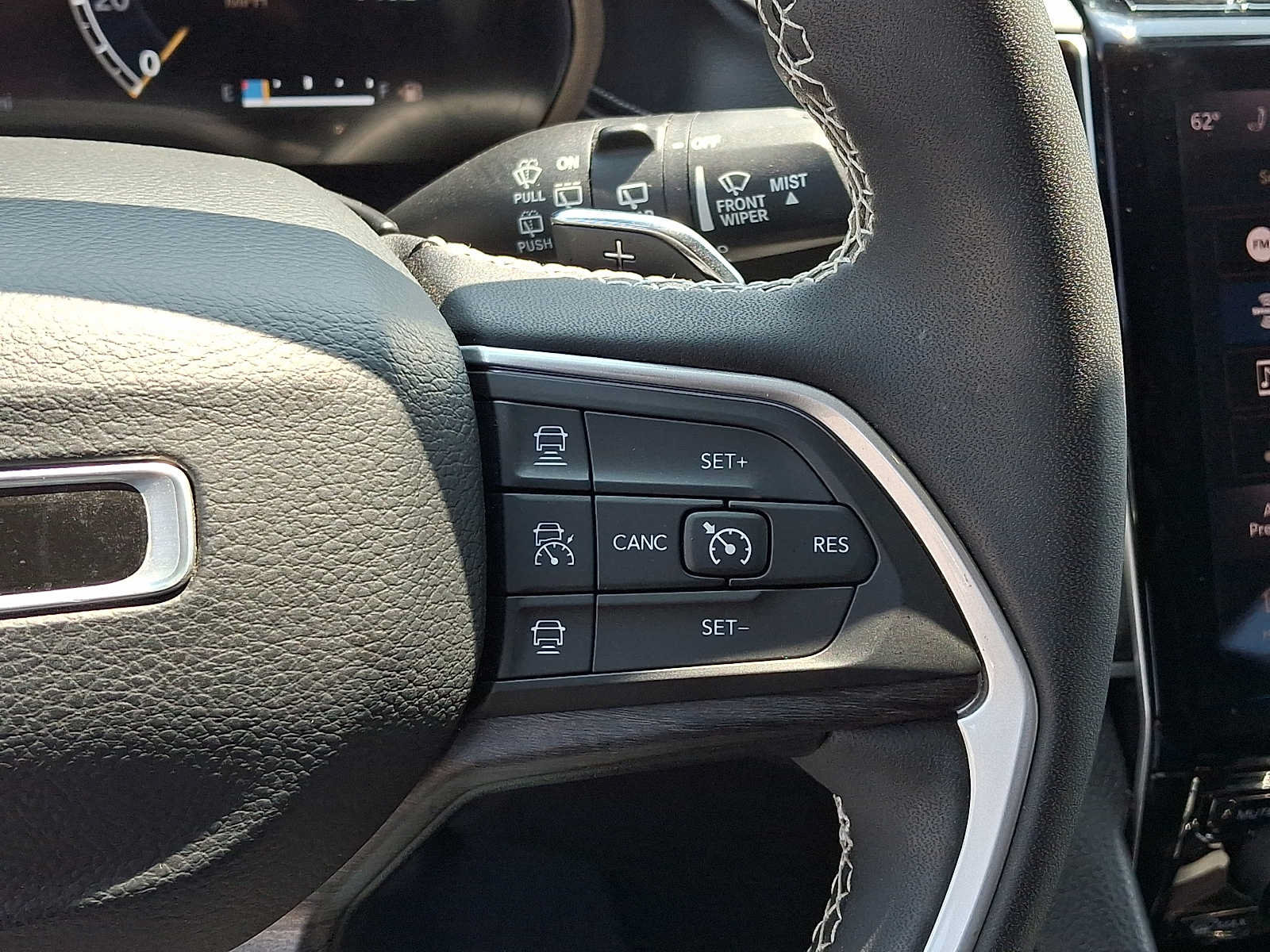Certified 2023 Jeep Grand Cherokee L Limited AWD/4WD image 25
