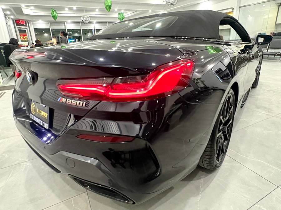 Used 2022 BMW M850i xDrive Convertible w/ Driving Assistance Package image 7