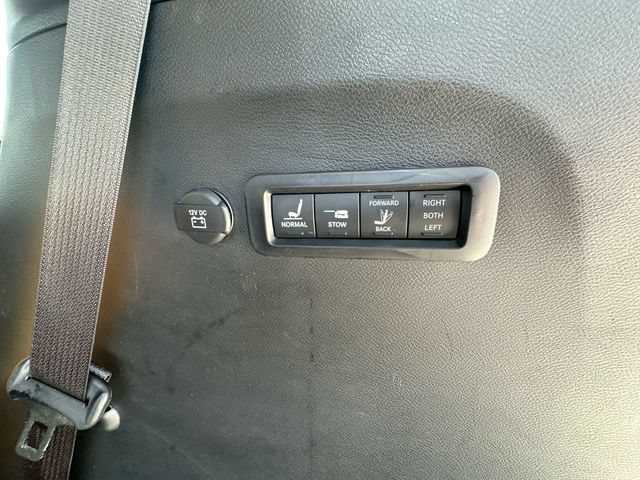 Used 2024 Chrysler Pacifica Pinnacle AWD/4WD image 44