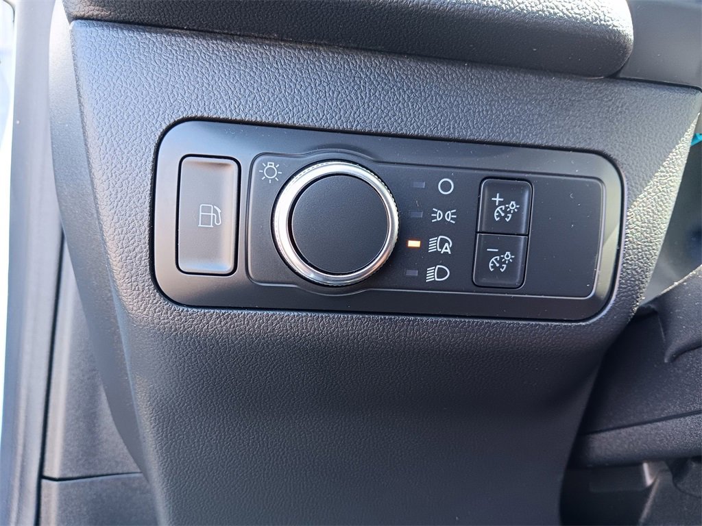 Used 2022 Ford Escape SE image 18