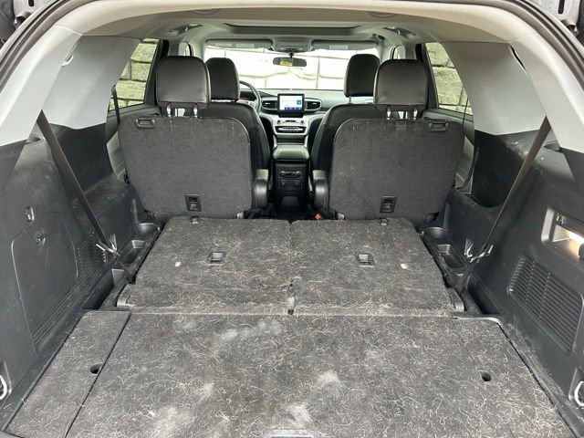 Used 2023 Ford Explorer XLT w/ Equipment Group 202A AWD/4WD image 11