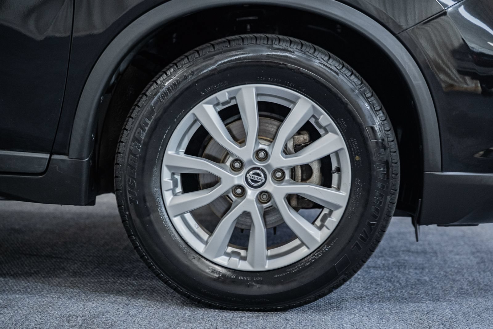 Used 2020 Nissan Rogue SV FWD image 17