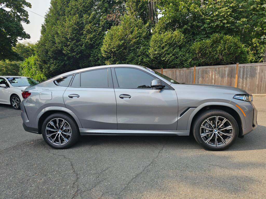 Used 2026 BMW X6 xDrive40i w/ Climate Comfort Package AWD/4WD image 8