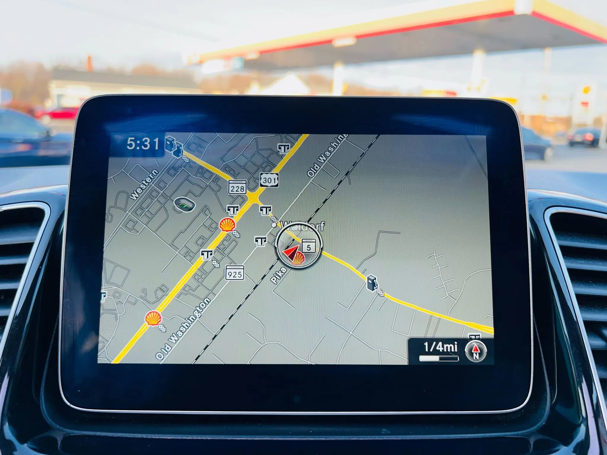 Used 2017 Mercedes-Benz GLE 350 4MATIC w/ Premium 1 Package image 18