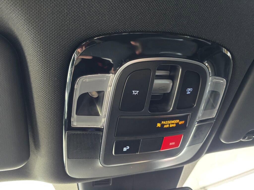 Used 2025 Hyundai Santa Cruz Limited image 37