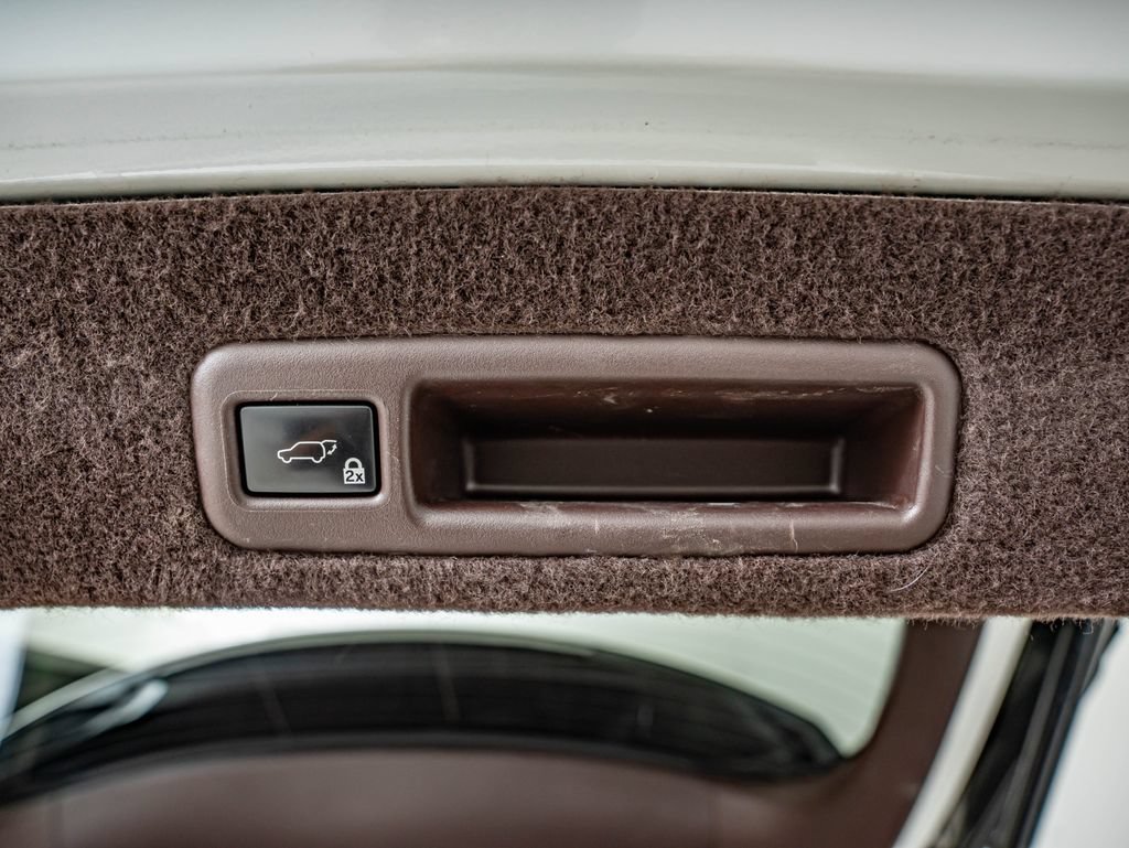 Used 2018 Lexus RX 450h AWD w/ Luxury Package image 39