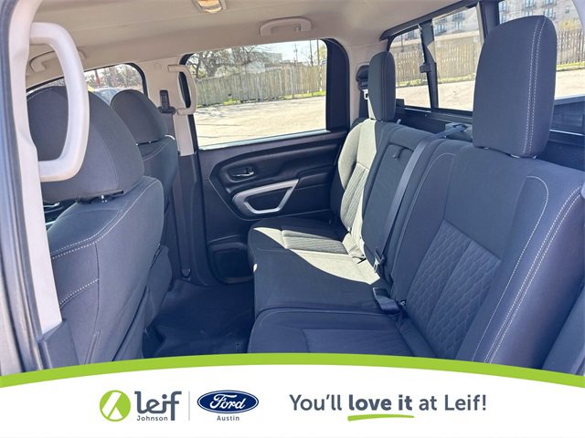 Used 2017 Nissan Titan SV image 28