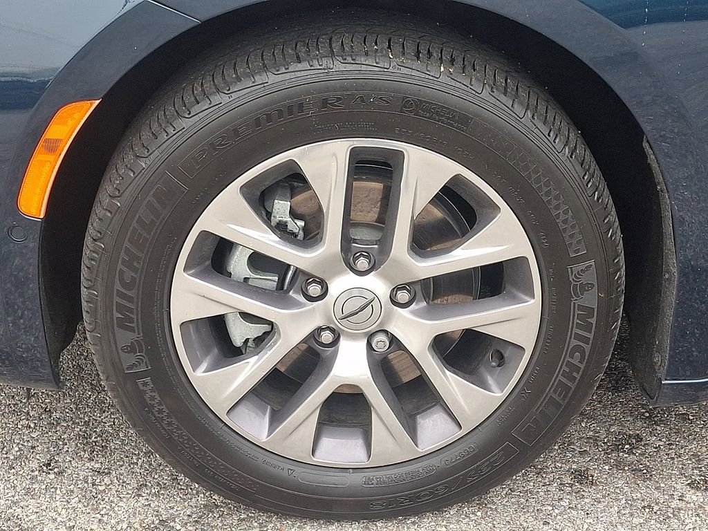 Used 2023 Chrysler Pacifica Pinnacle image 9