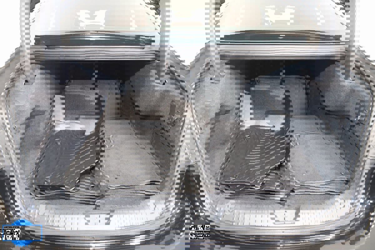 Used 2024 Jaguar XF R-Dynamic SE image 57