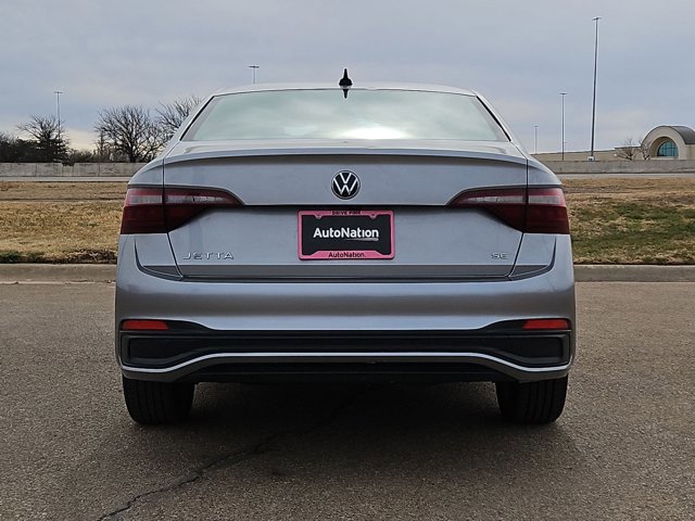 Used 2024 Volkswagen Jetta SE image 7