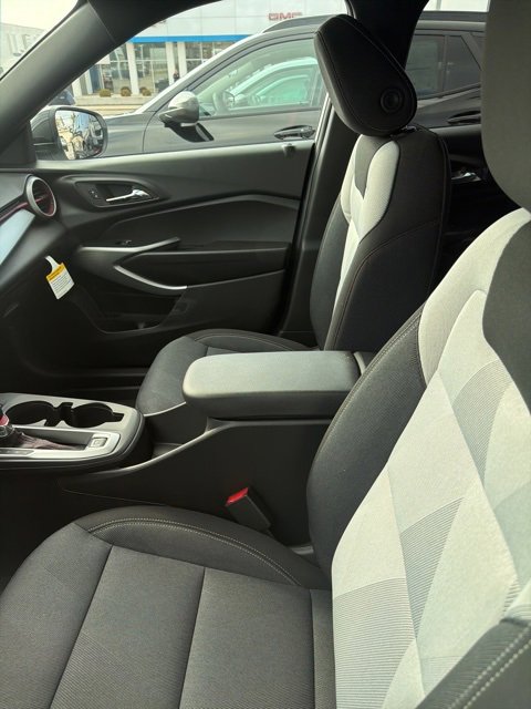 New 2026 Chevrolet Trax RS image 7