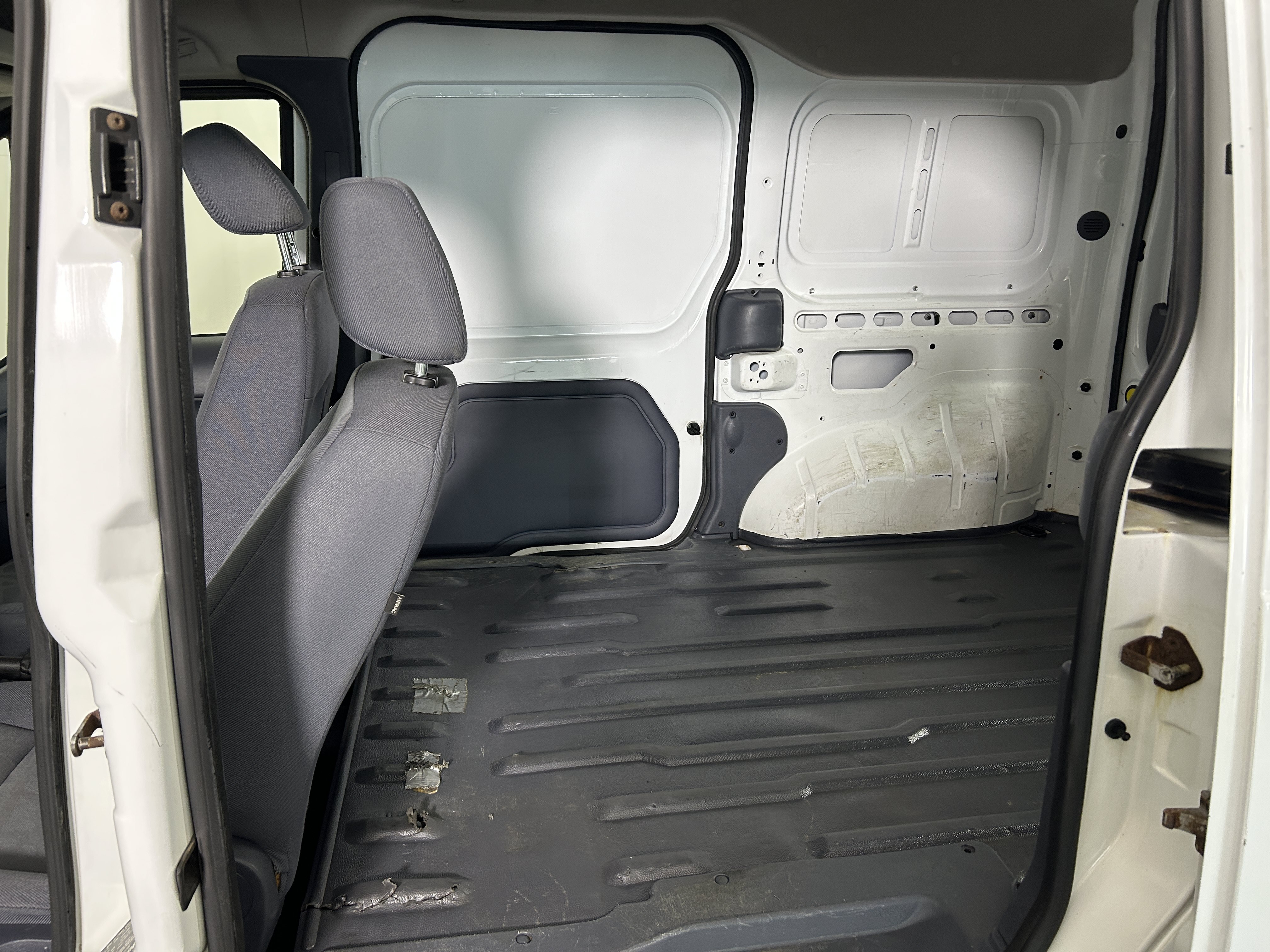 Used 2013 Ford Transit Connect XL FWD image 24