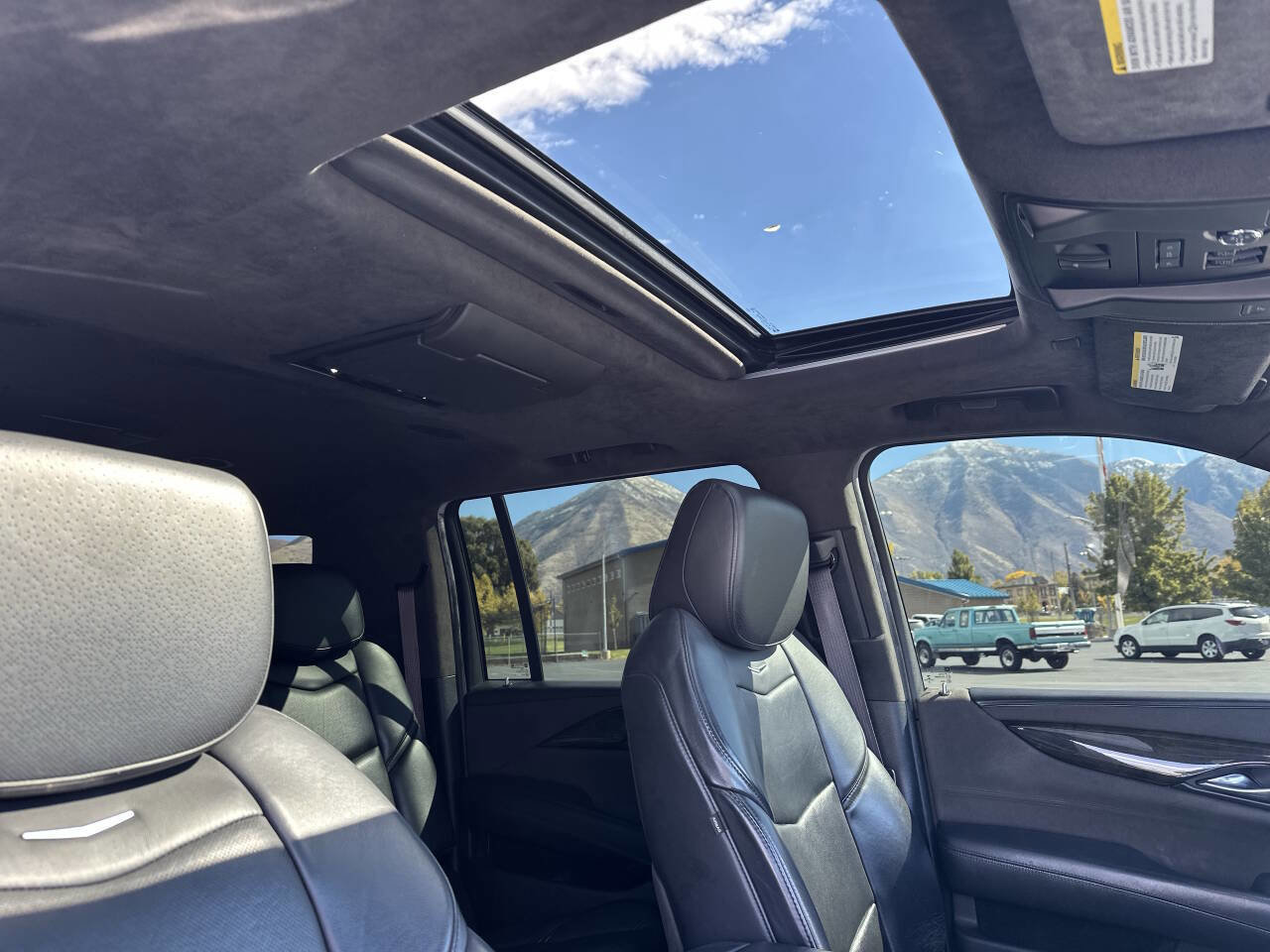 Used 2017 Cadillac Escalade ESV Platinum image 24