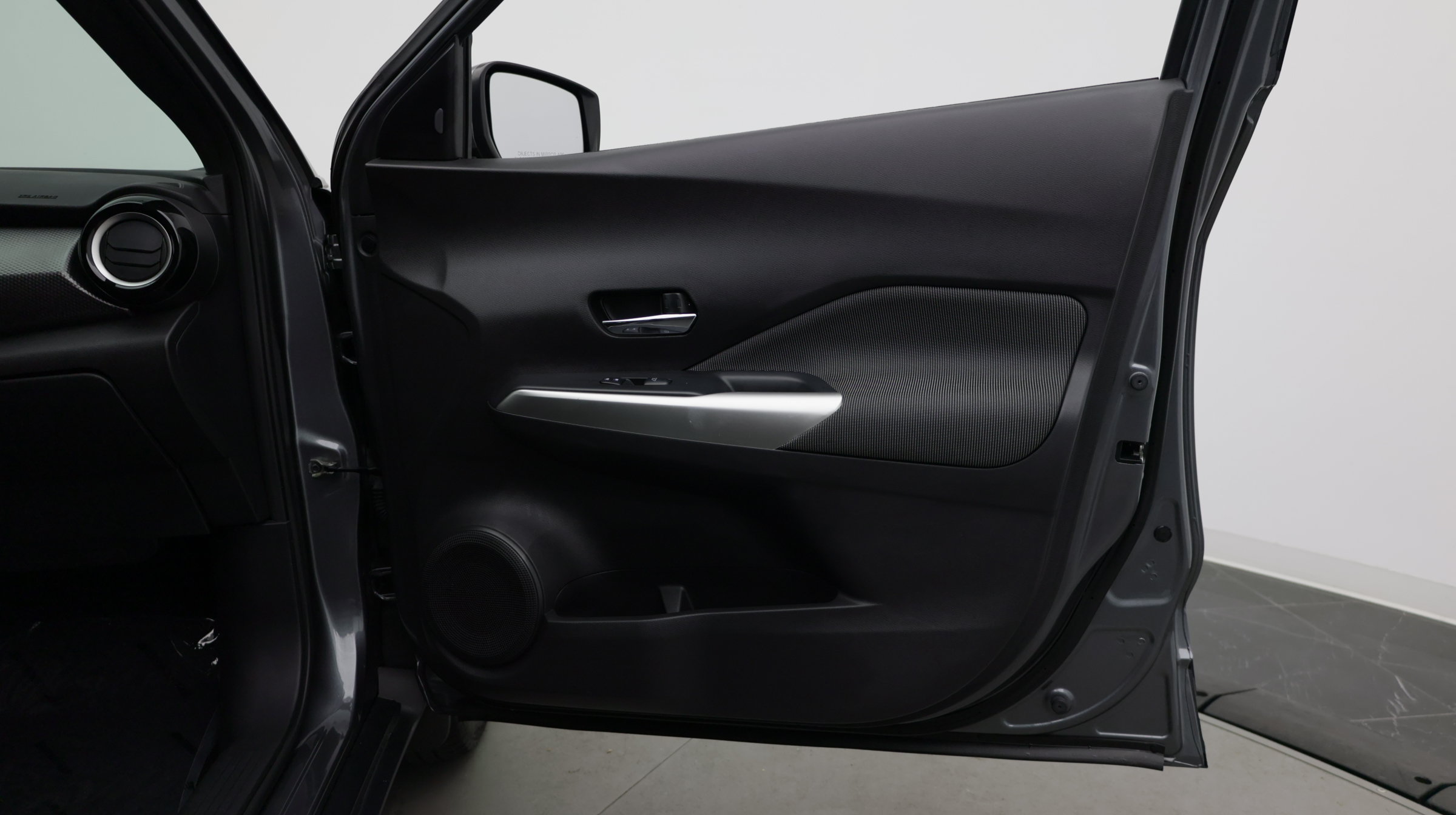 Used 2020 Nissan Kicks SV FWD image 31