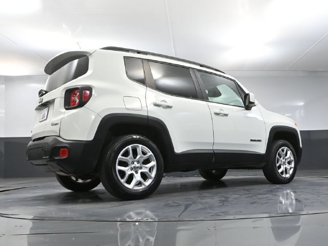 Used 2017 Jeep Renegade Latitude w/ Cold Weather Group AWD/4WD image 41
