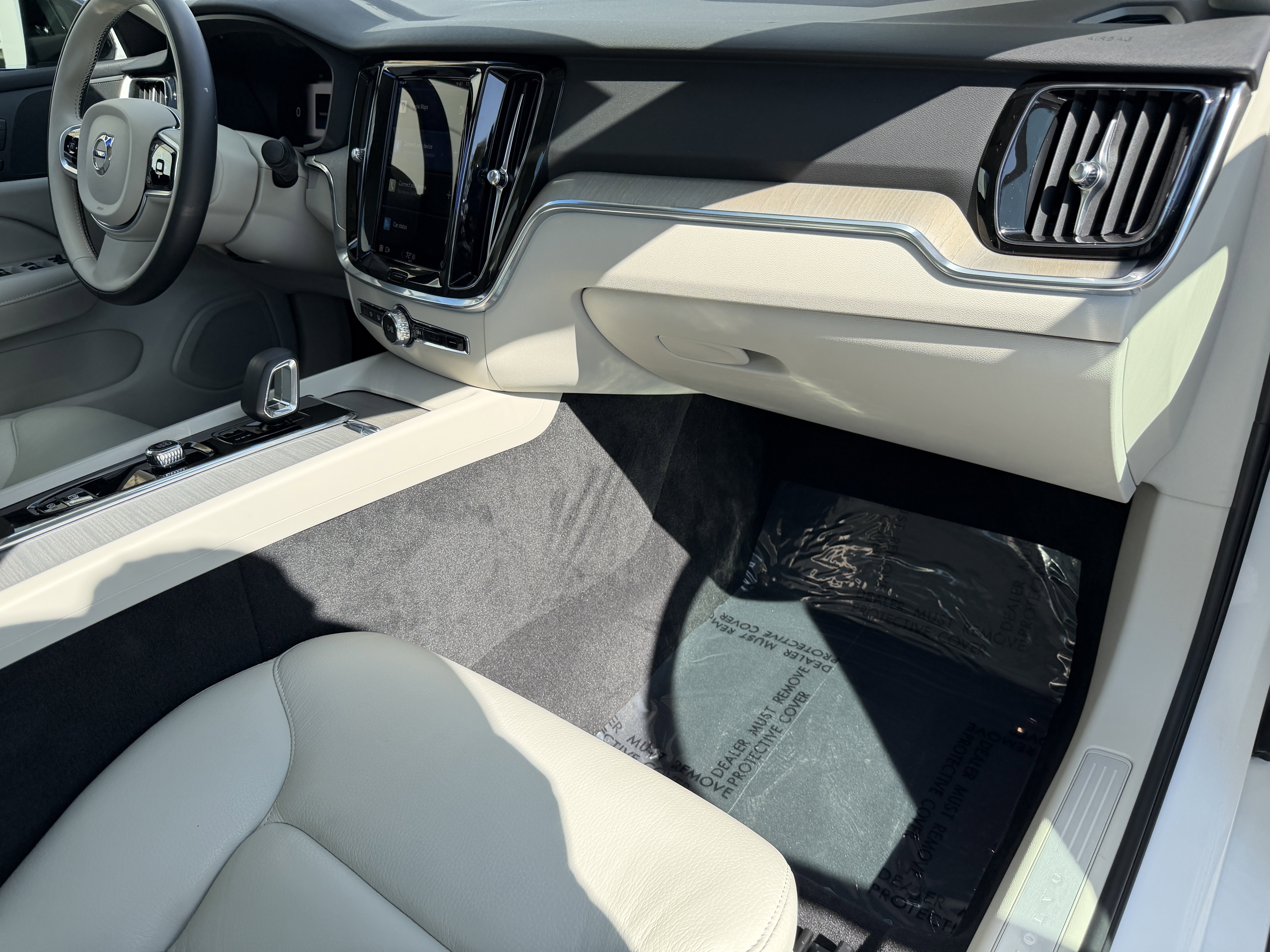 Certified 2024 Volvo S60 B5 Plus image 11