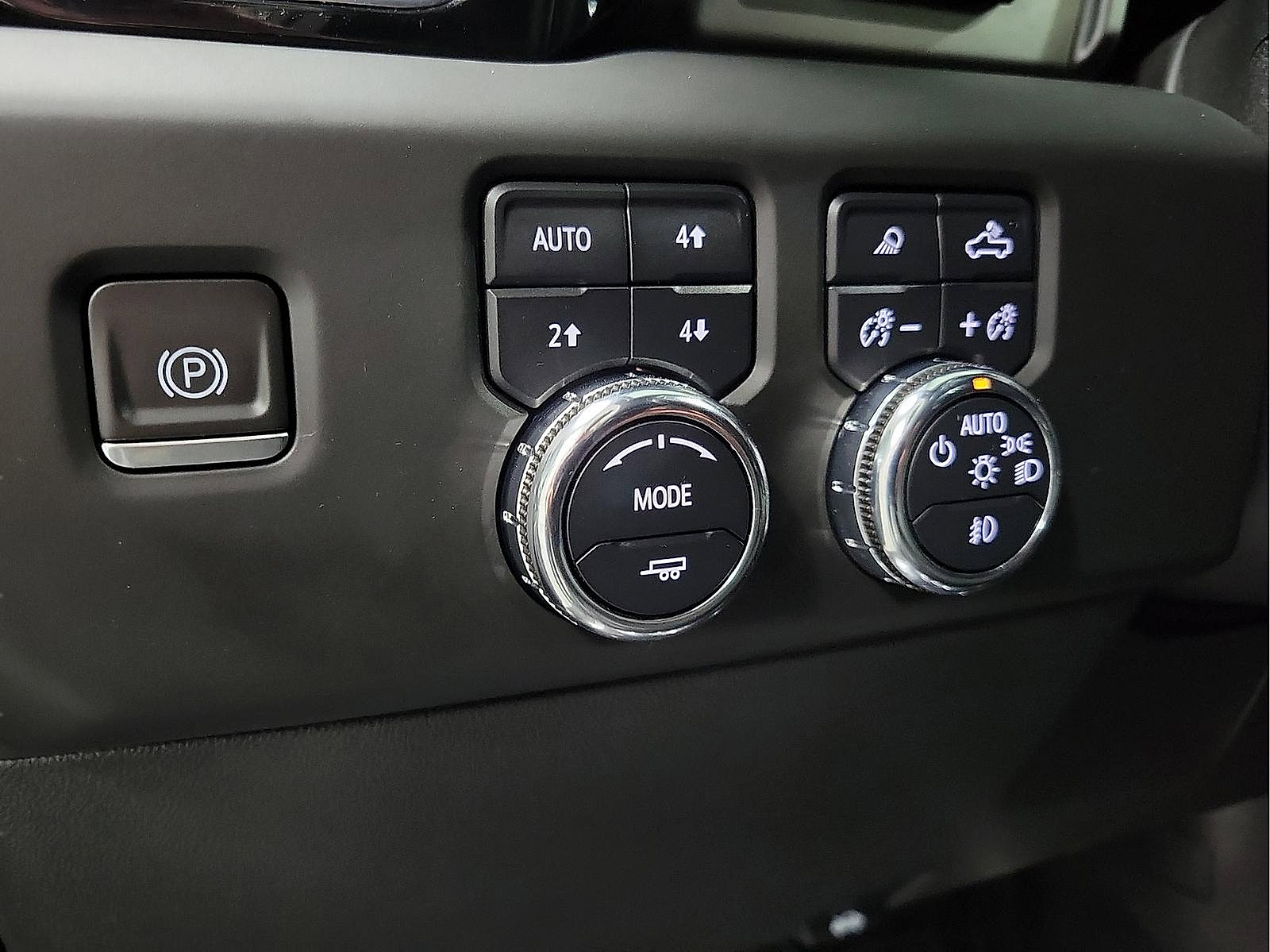 Used 2023 GMC Sierra 1500 Denali w/ Technology Package AWD/4WD image 13