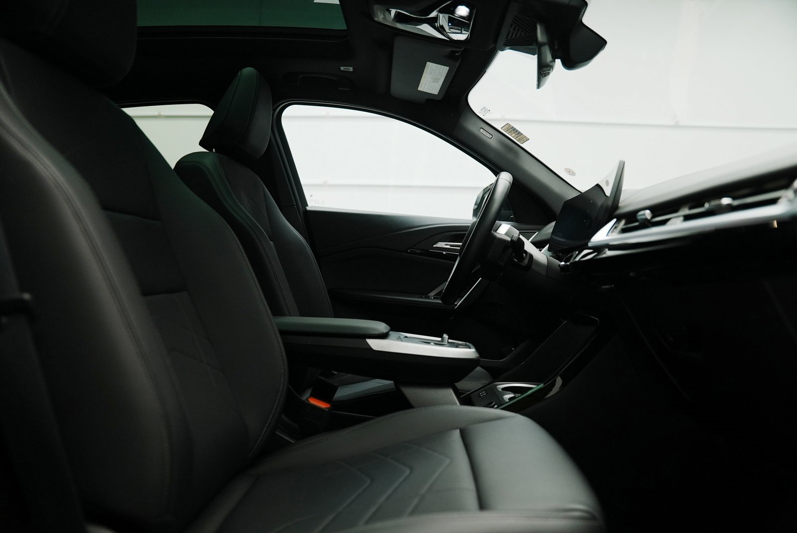 Used 2025 BMW X2 xDrive28i w/ Convenience Package image 25