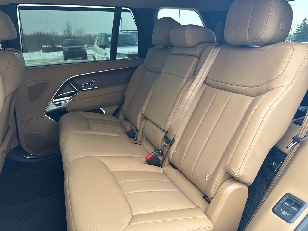 New 2026 Land Rover Range Rover Long Wheelbase SE image 14