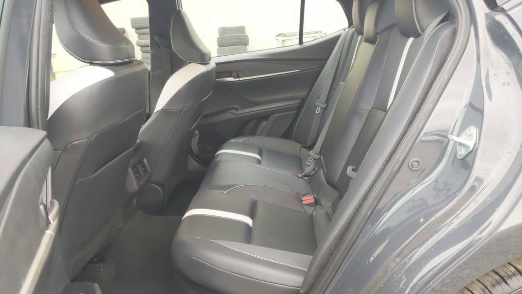 Used 2025 Toyota Camry SE image 30