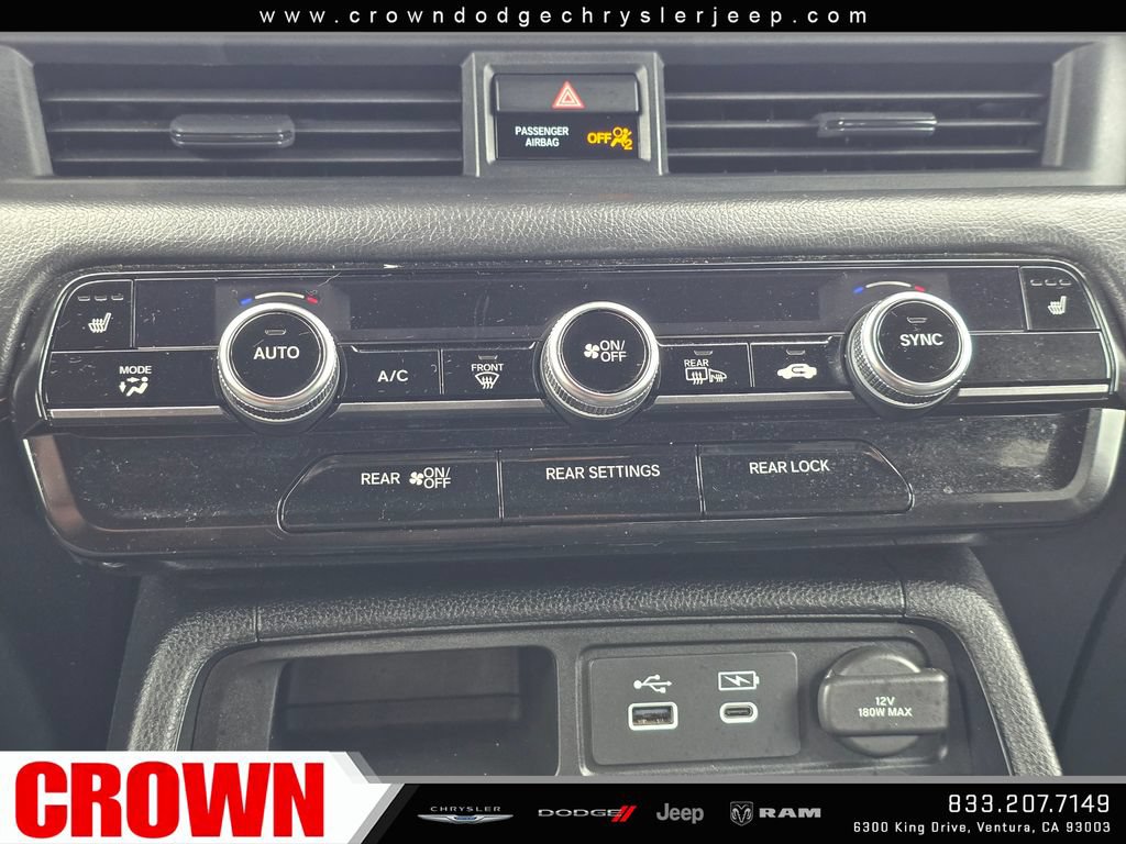Used 2025 Honda Pilot TrailSport image 29
