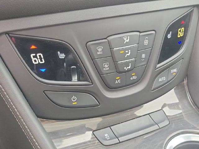 Used 2020 Buick Envision Essence FWD image 19