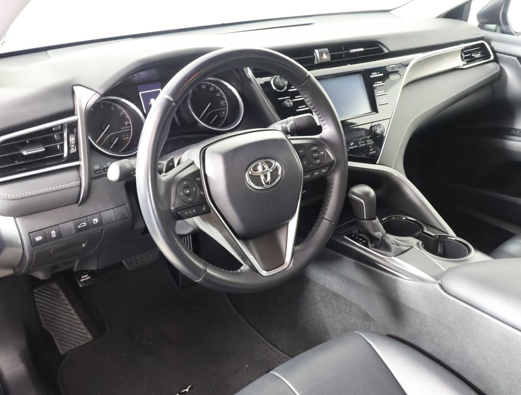 Used 2018 Toyota Camry SE image 6