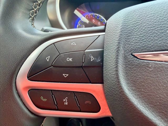 Used 2023 Chrysler Voyager LX image 32