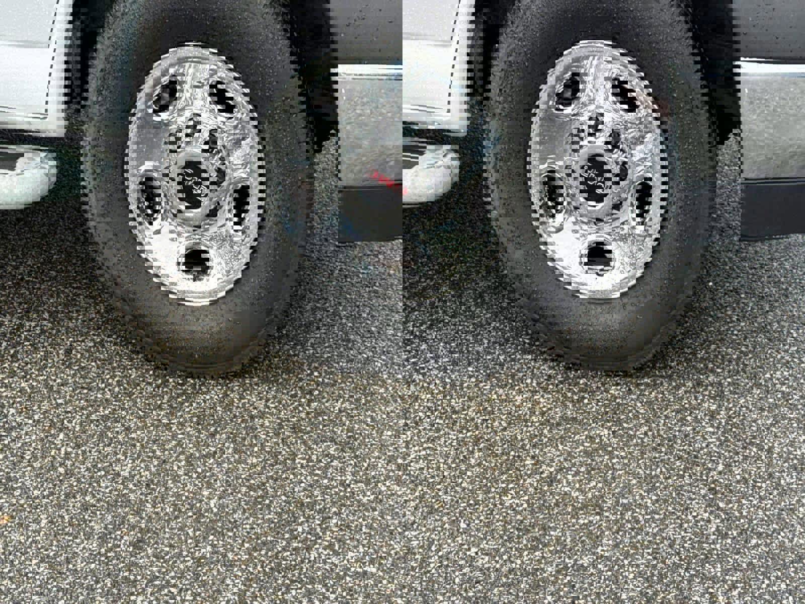 Used 2023 GMC Savana 2500 w/ Driver Convenience Package image 7