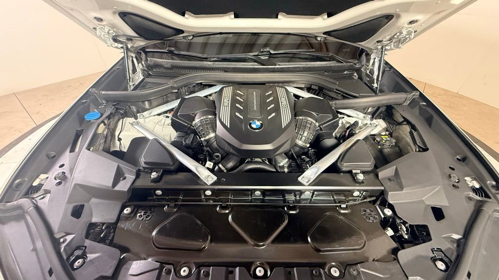 Used 2020 BMW X5 M50i w/ Executive Package image 10