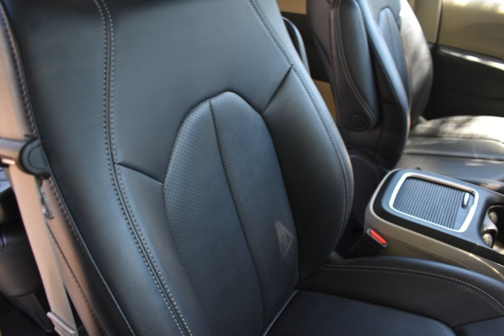Used 2024 Chrysler Pacifica Touring-L FWD image 21