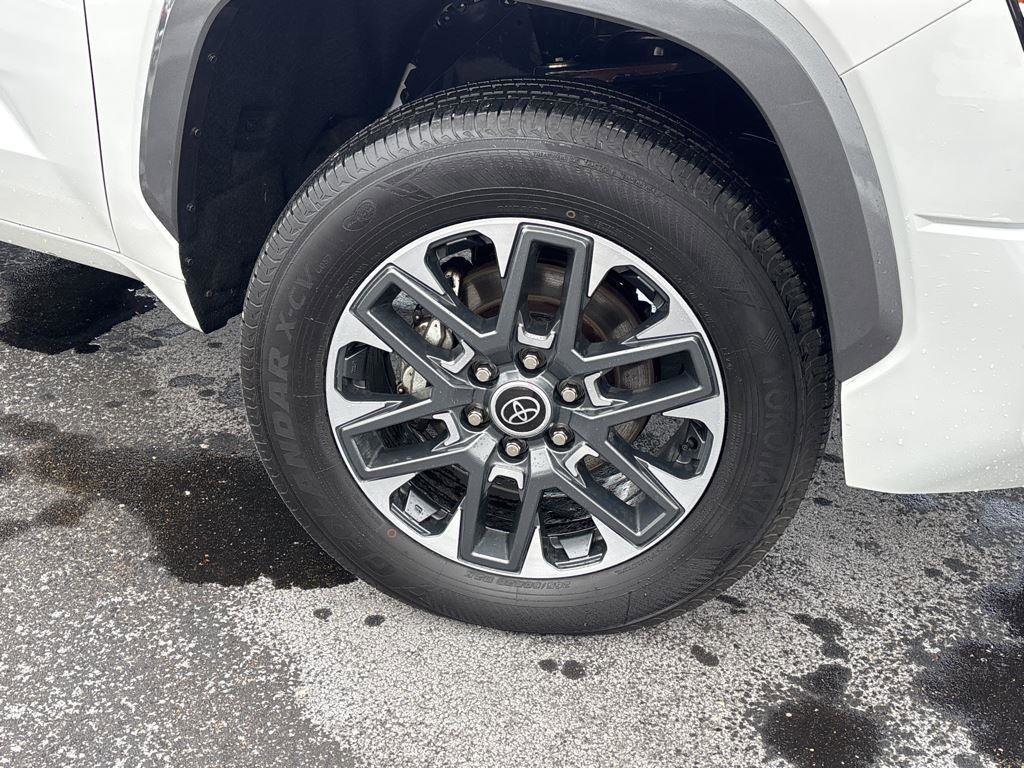 Used 2022 Toyota Tundra Limited image 9