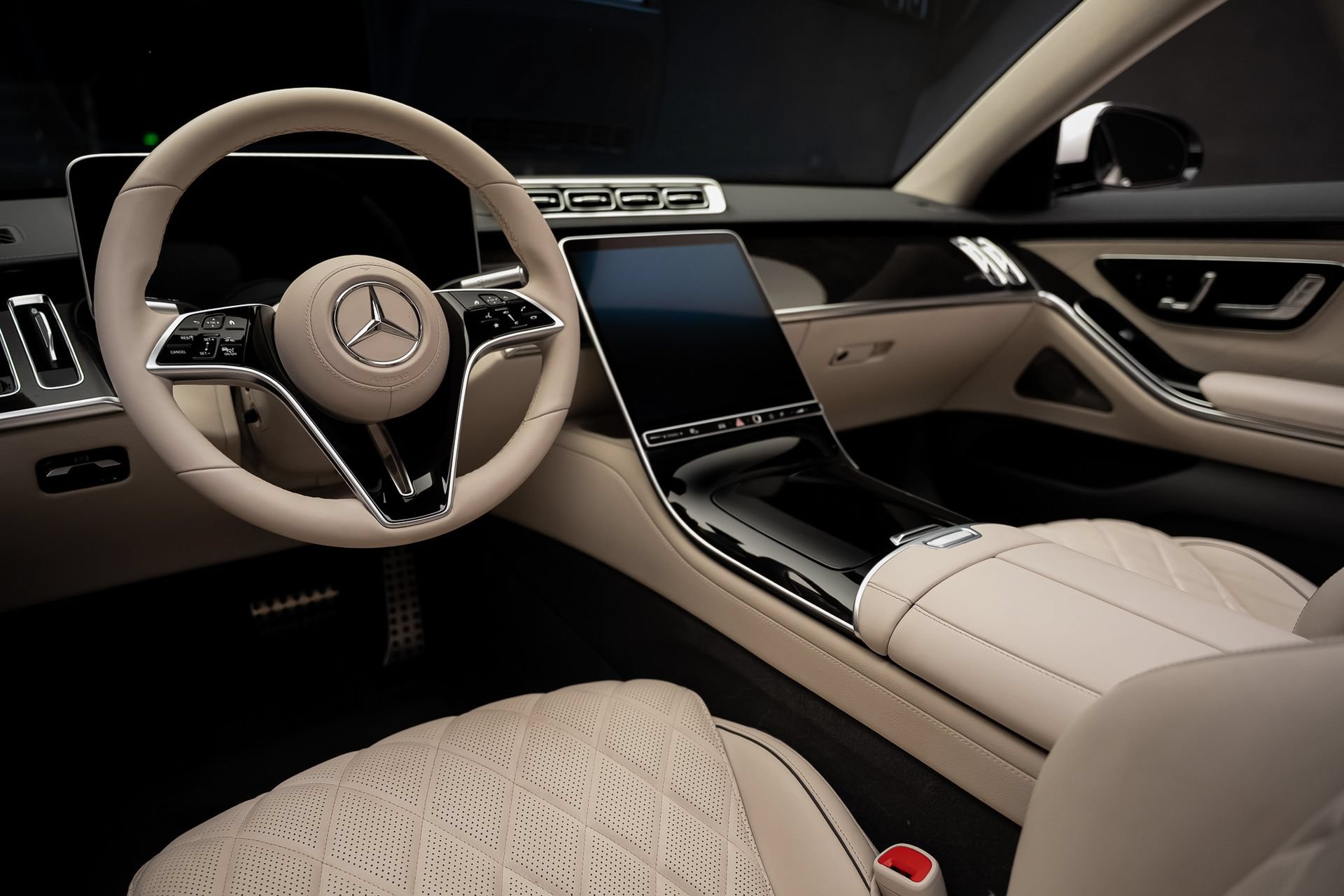 Used 2023 Mercedes-Benz S 580 4MATIC Sedan image 2