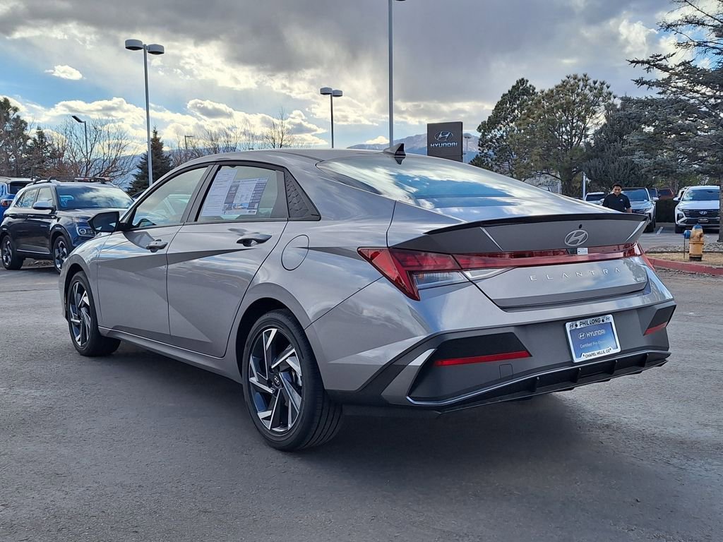 New 2025 Hyundai Elantra SEL FWD image 5