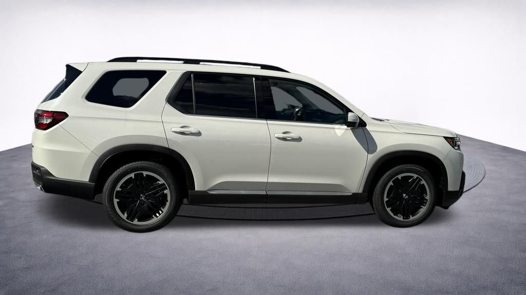 New 2026 Honda Pilot Touring image 4