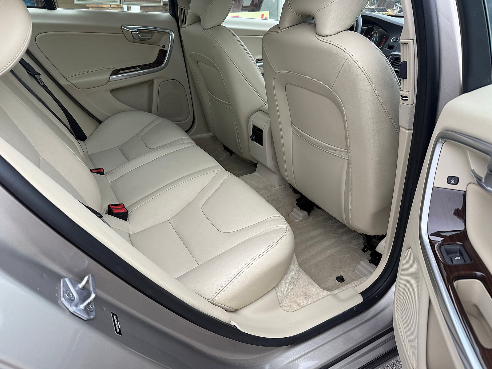 Used 2016 Volvo S60 T5 Premier image 34