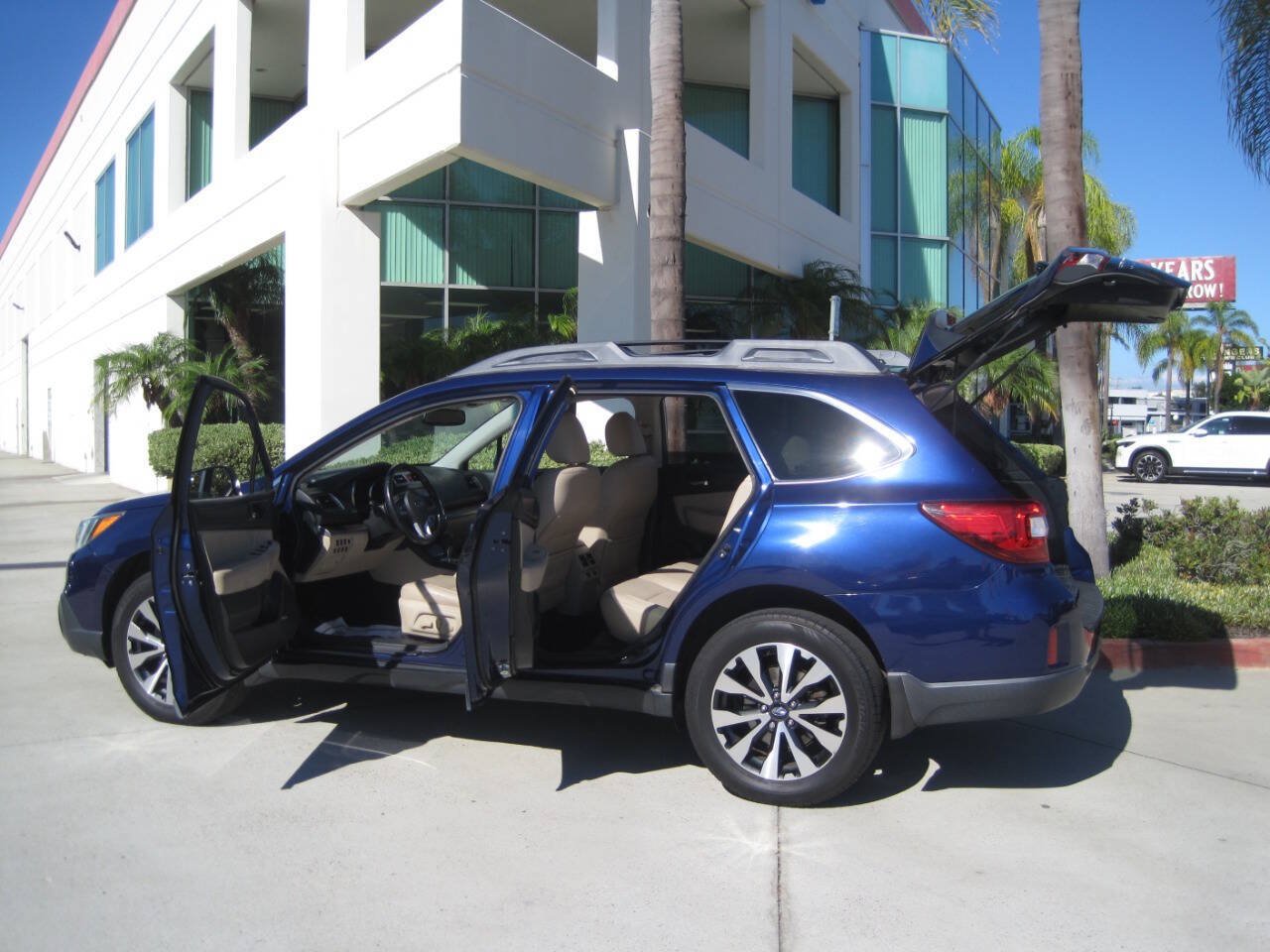 Used 2015 Subaru Outback 2.5i Limited AWD/4WD image 3