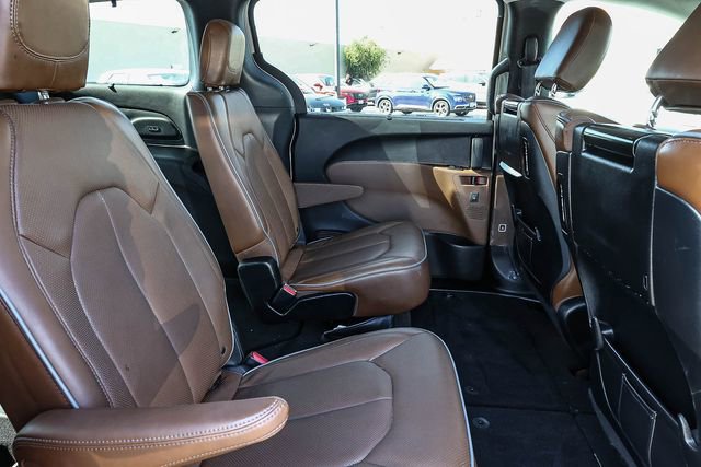 Used 2017 Chrysler Pacifica Limited w/ UConnect Theater Package image 19
