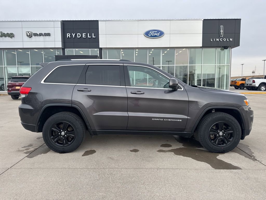 Used 2016 Jeep Grand Cherokee Laredo w/ Quick Order Package 23E AWD/4WD image 2