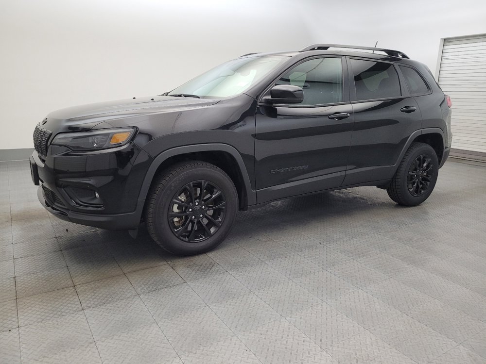 Used 2023 Jeep Cherokee Altitude Lux image 2