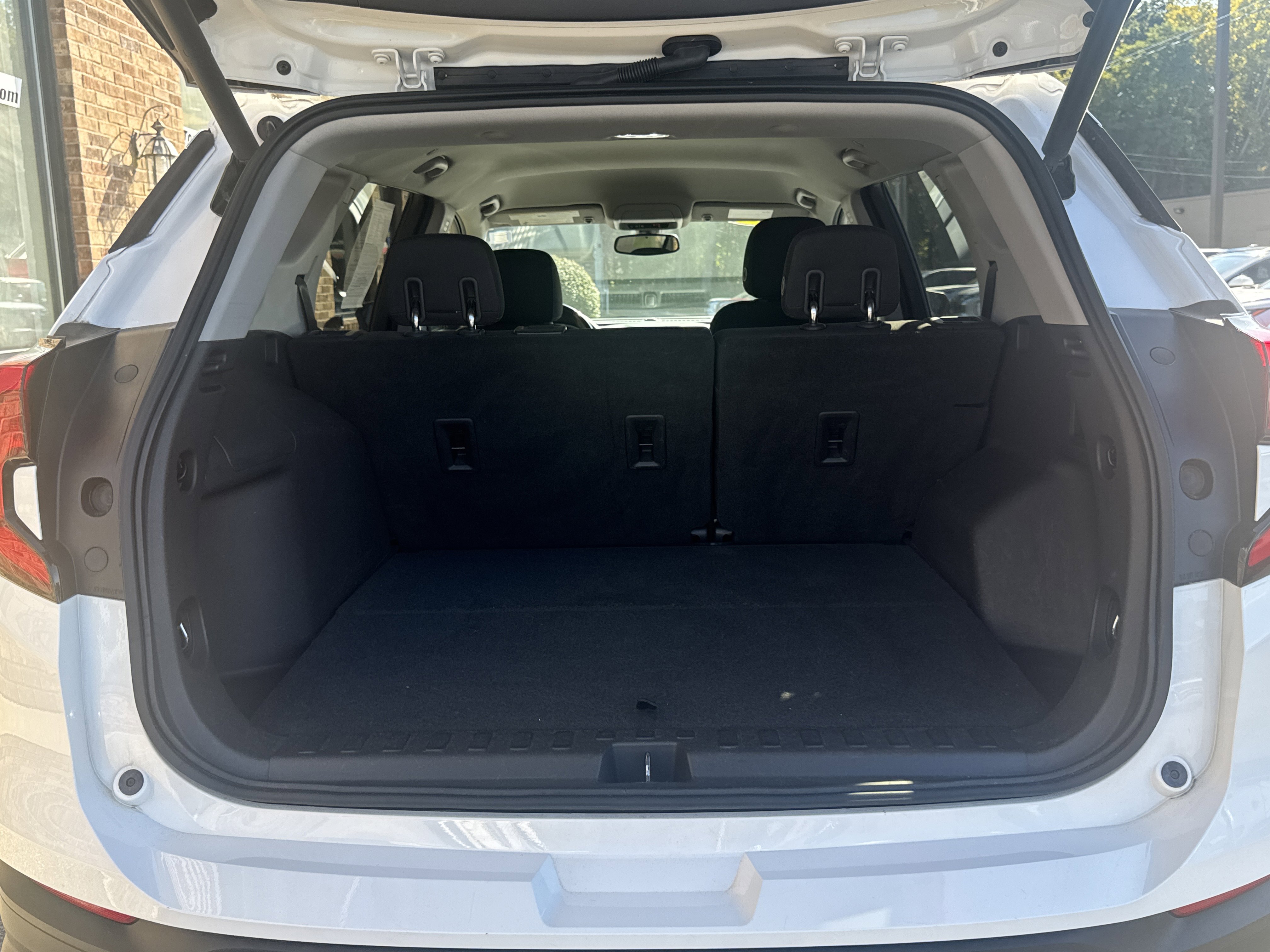 Used 2019 GMC Terrain SLE w/ Driver Convenience Package image 11