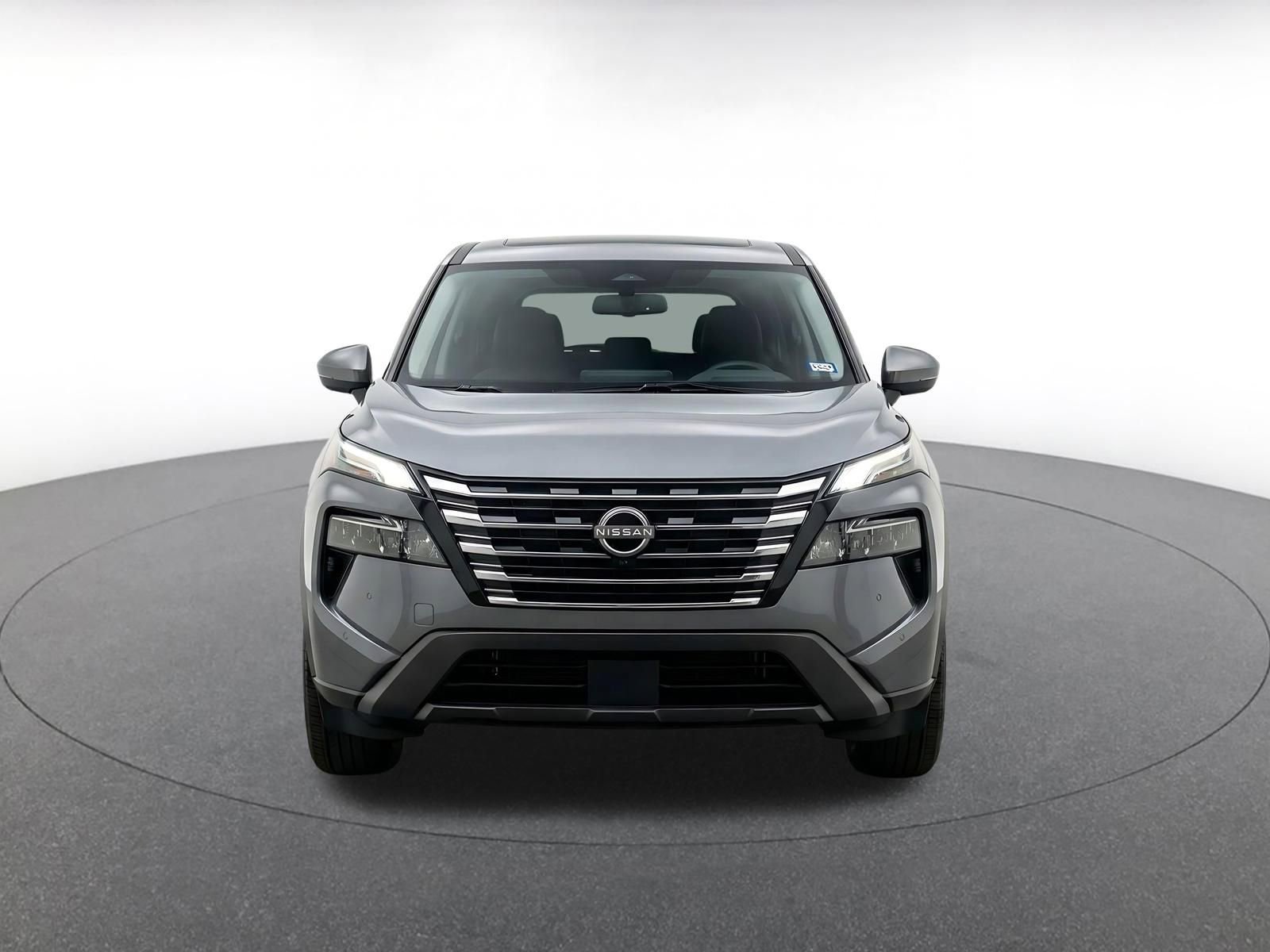 Used 2025 Nissan Rogue SV FWD image 2
