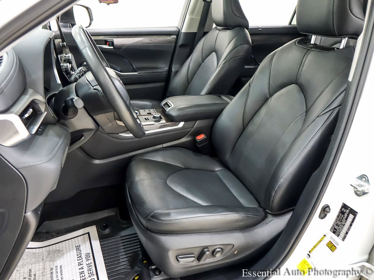 Used 2024 Toyota Highlander Limited AWD/4WD image 13