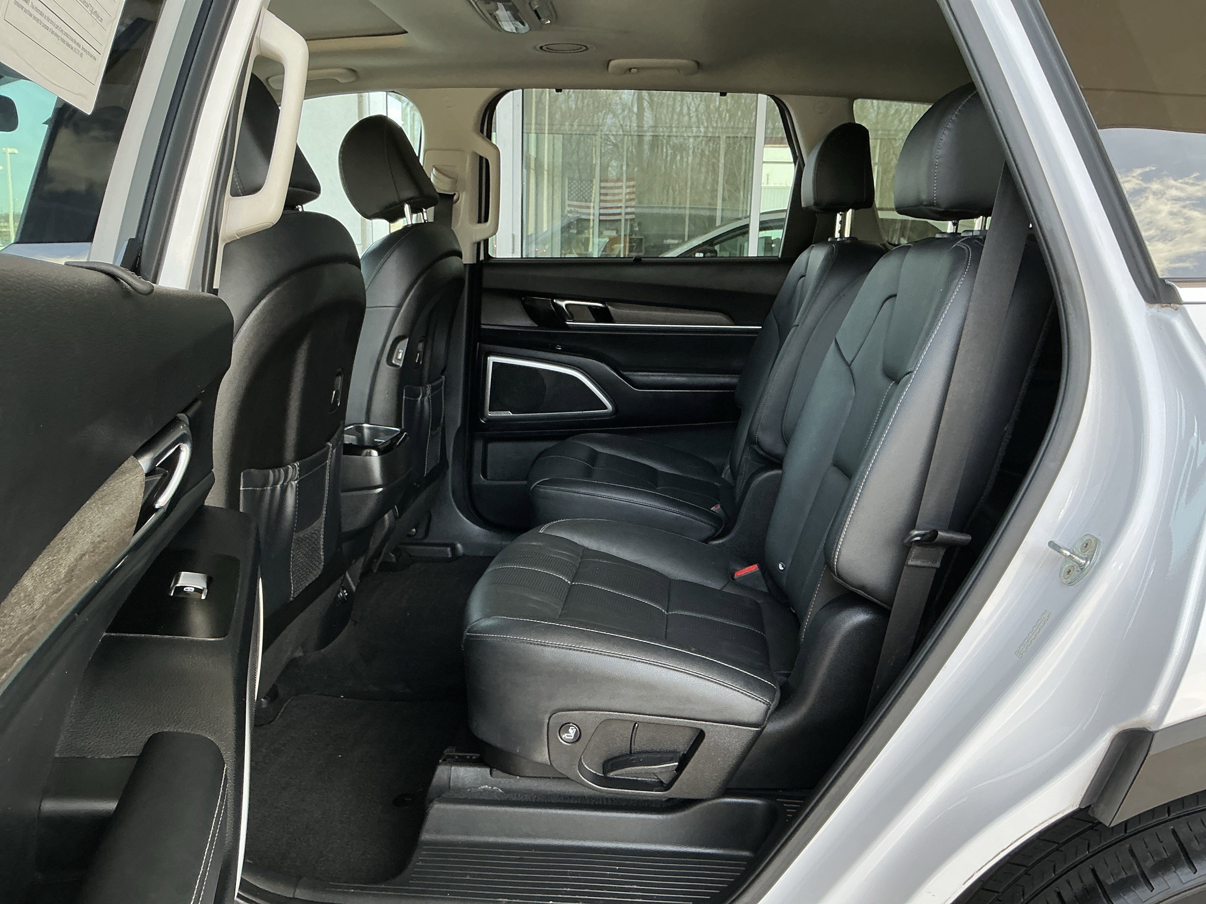 Used 2022 Kia Telluride EX w/ EX Premium Package image 18