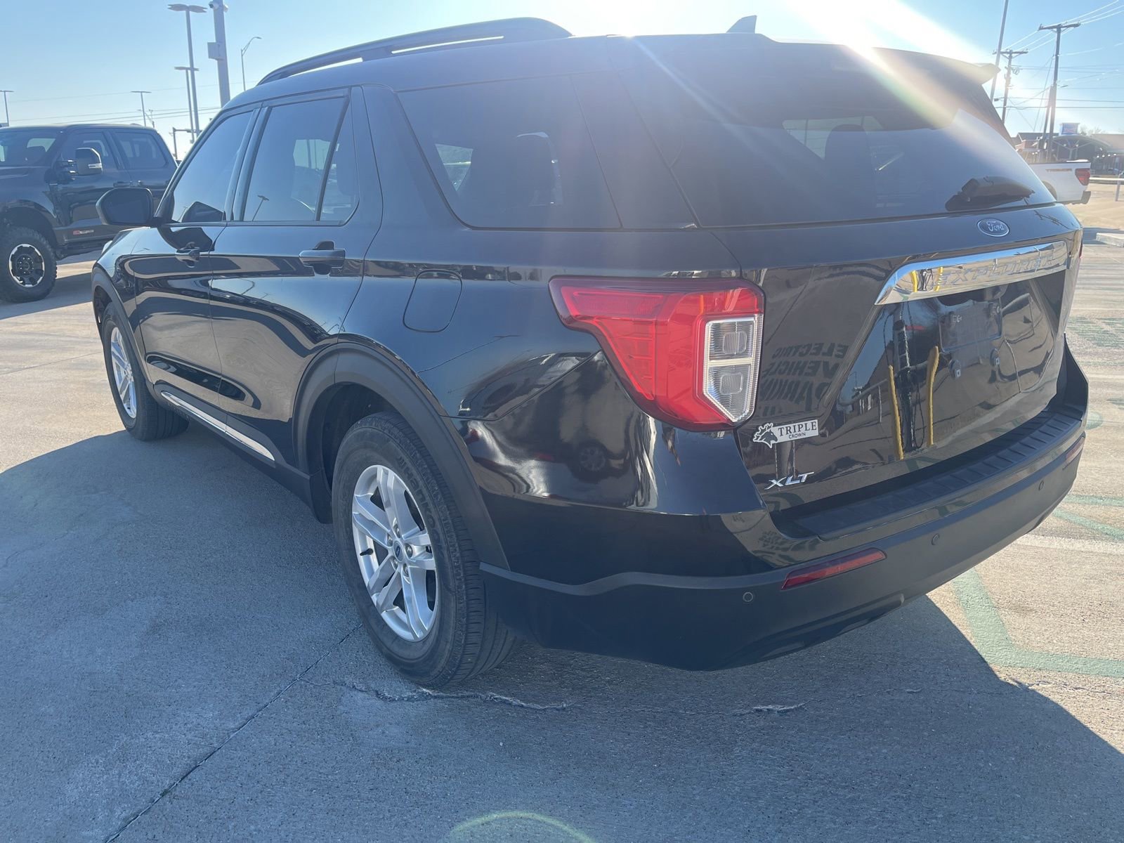 Used 2023 Ford Explorer XLT image 5