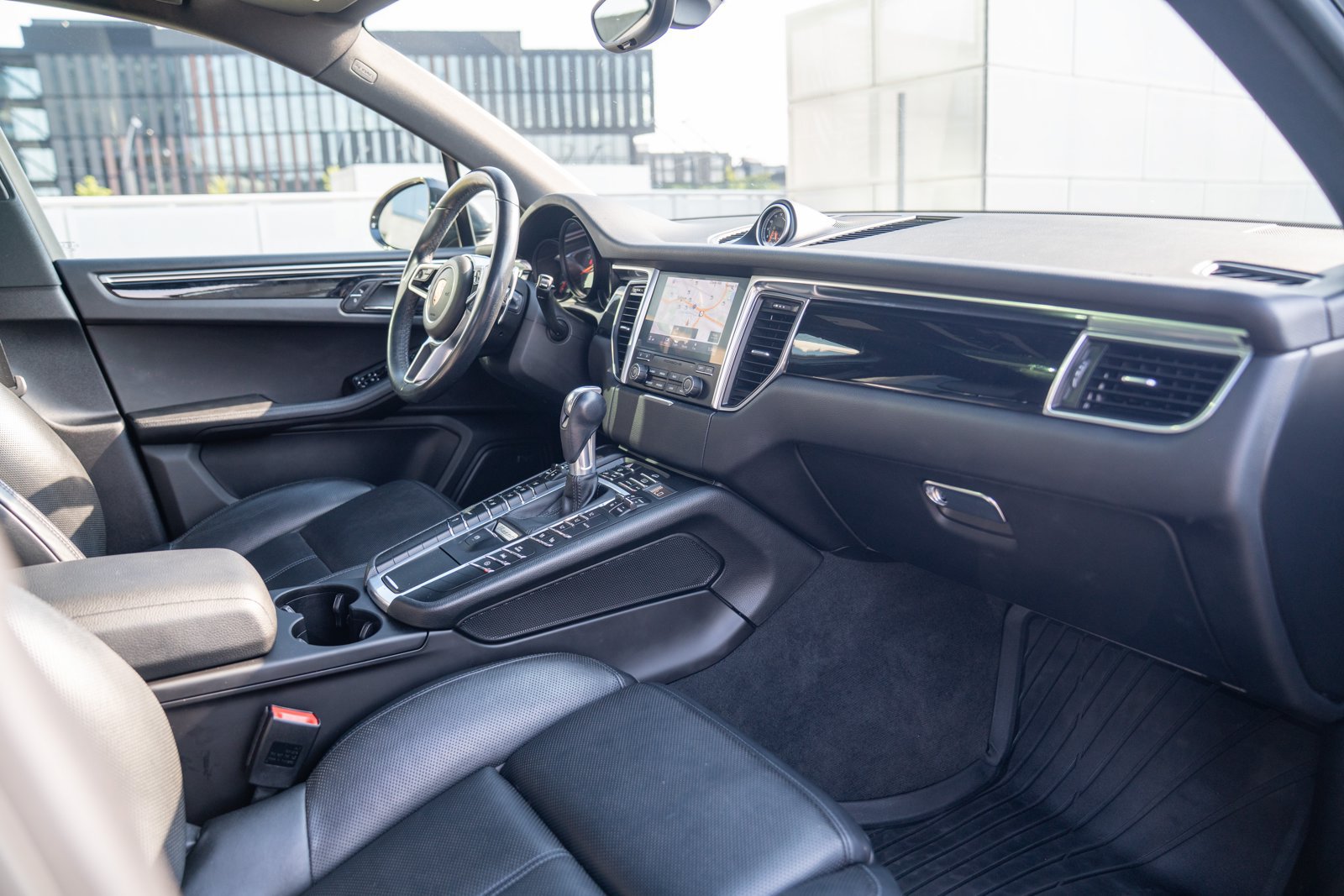Used 2018 Porsche Macan S AWD/4WD image 26