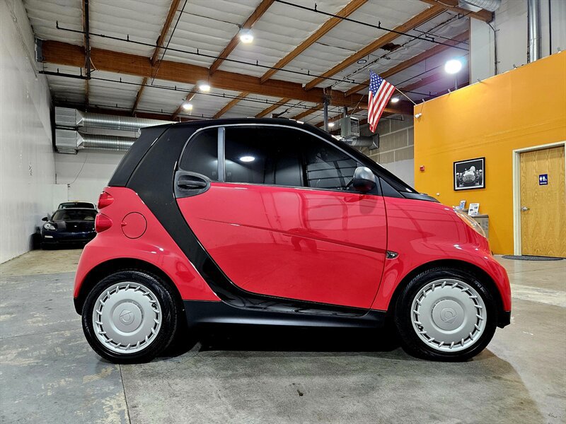 Used 2013 smart fortwo pure RWD image 9